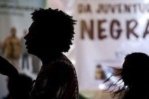 Parlamentares pretos e pretas organizam encontro para discutir ataques de perseguição