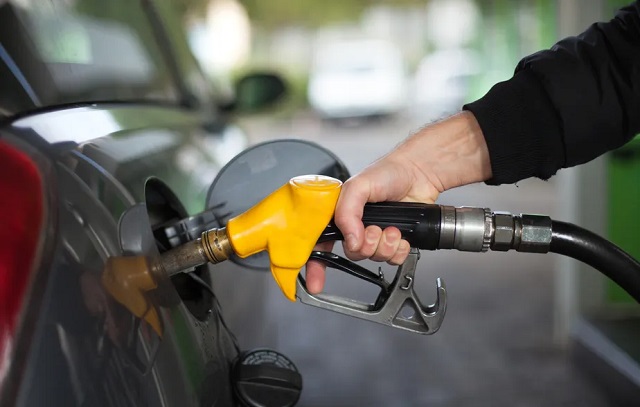Preço do diesel está 16% acima do valor internacional e abre brecha para queda