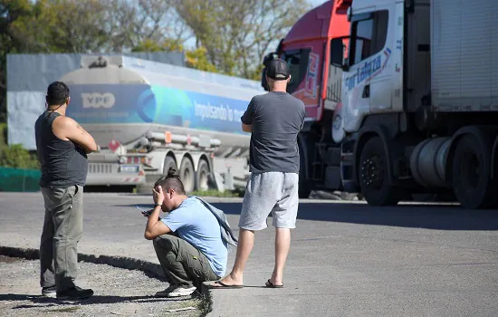 Aeroportos podem sofrer desabastecimento de combustível