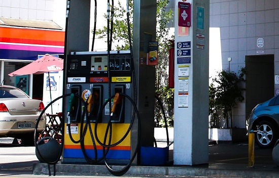 Acelen reduz diesel e gasolina