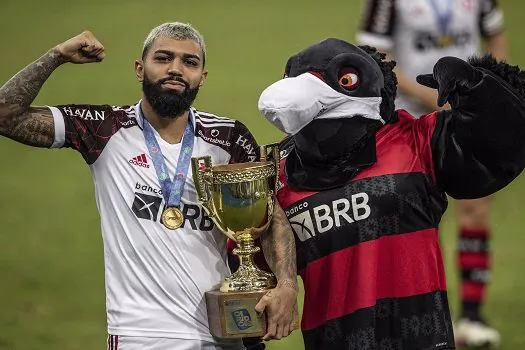 Decisivo, Gabigol vibra com momento e dedica título do Flamengo a MC Kevin