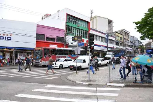 Prefeitura de Diadema abre diálogo com comerciantes sobre passaporte da vacina