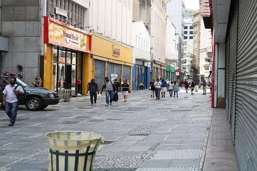 Comércio paulista gera 21,3 mil empregos em maio e mantém cenário otimista