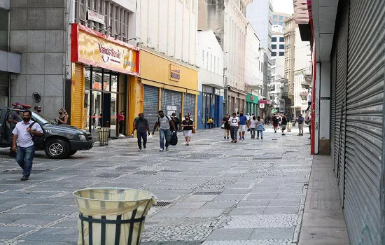 Comércio paulista gera 21