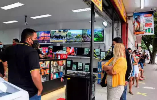 Frente fria e Dia dos Pais elevam vendas no varejo na 1ª quinzena de agosto