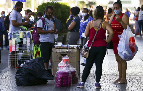 Indicador Antecedente de Emprego desacelera em outubro