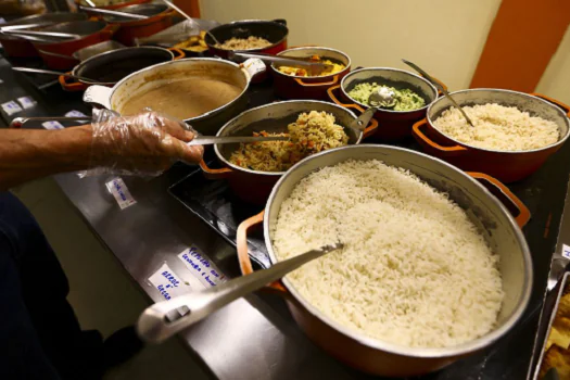 Desnutrição aumenta no Brasil; índice é maior entre meninos negros