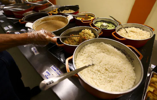 Desnutrição aumenta no Brasil; índice é maior entre meninos negros