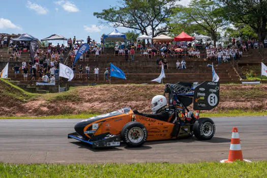 Mais de mil universitários participam da 16ª Competição Fórmula SAE BRASIL