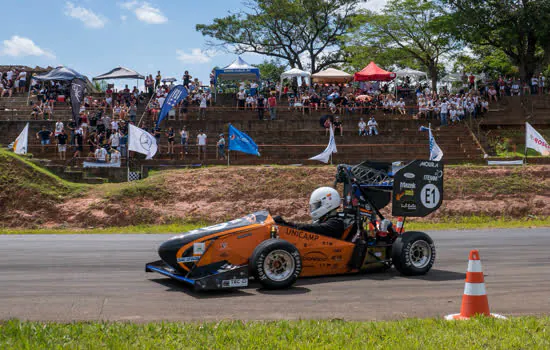 Mais de mil universitários participam da 16ª Competição Fórmula SAE BRASIL