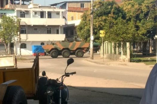 Polícia Militar realiza operação contra crime organizado no Complexo da Maré, RJ