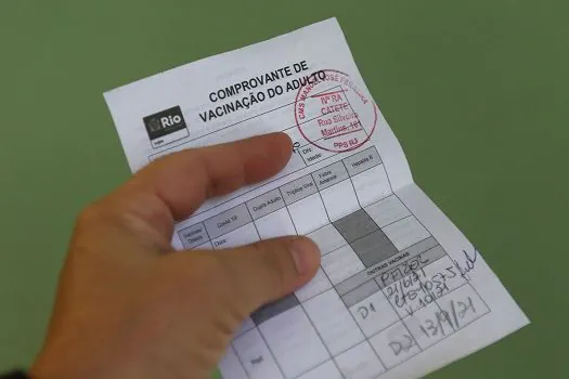 Mais da metade das prefeituras concorda com “passaporte” da vacina