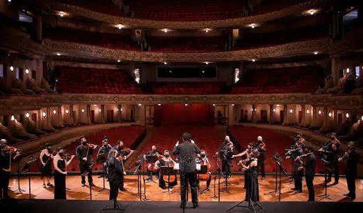 Theatro Municipal de Portas Abertas On-line vai mostrar um Concerto Especial de Natal