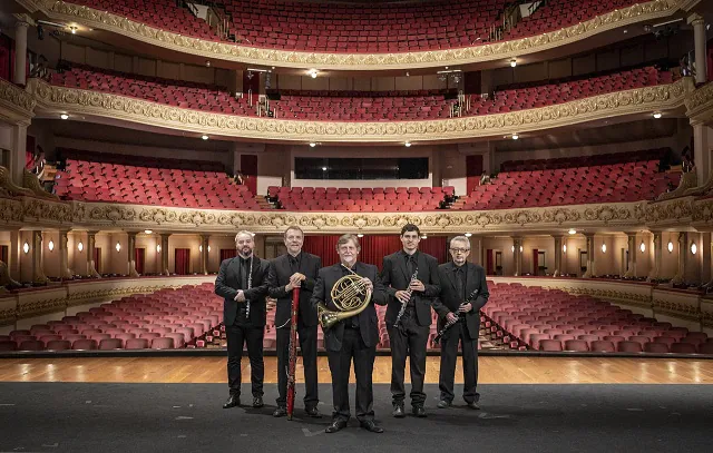 Quinteto Villa-Lobos oferece concerto didático para estudantes de escolas do Rio no CCBB