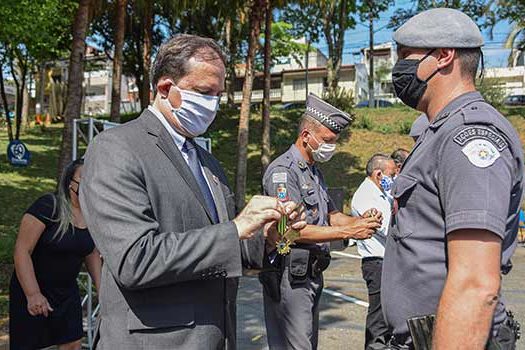 Diadema homenageia mais de 60 profissionais da Segurança Pública