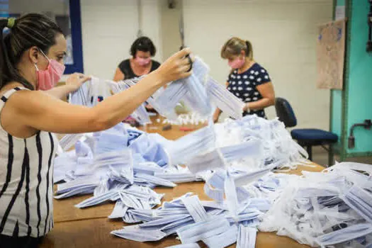 Revista científica destaca projeto de confecção de máscaras desenvolvido em Ribeirão Preto