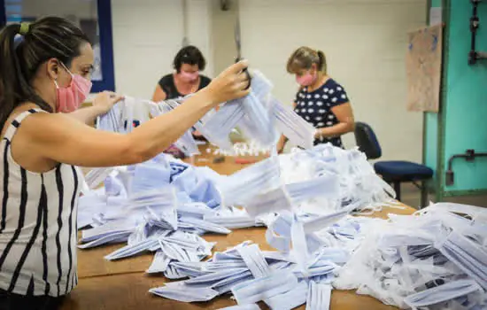 Revista científica destaca projeto de confecção de máscaras desenvolvido em Ribeirão Preto