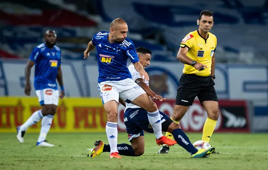 Cruzeiro perde para o Confiança no Mineirão e encerra boa sequência de Felipão