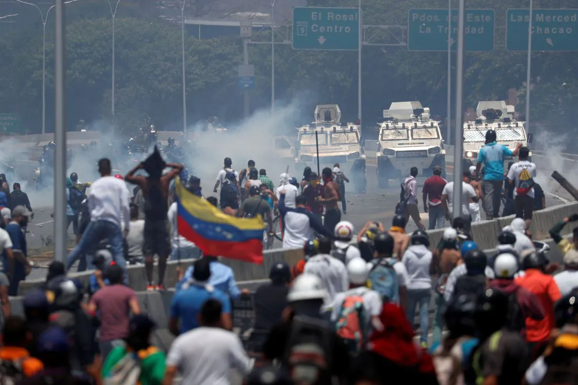 Guaidó convoca venezuelanos para novos protestos_x000D_