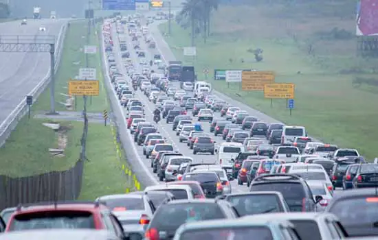 Detran.SP dá dicas de como enfrentar congestionamentos nas estradas