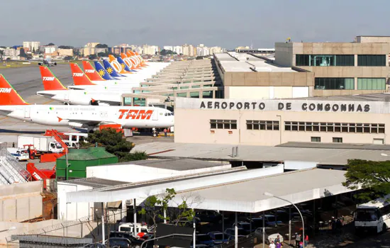 Aeroporto e terminais de ônibus de SP desativam barreiras sanitárias