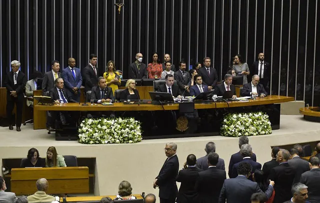 Congresso abre Ano Legislativo com discursos em defesa da democracia