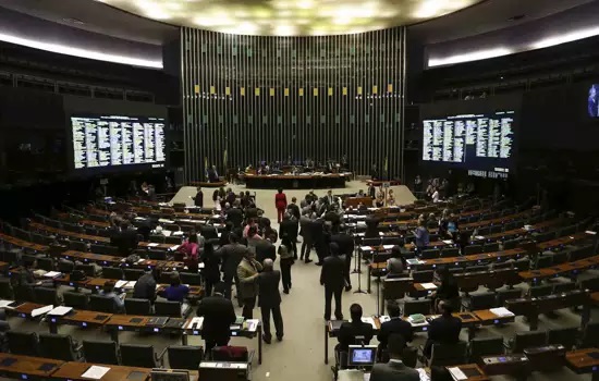 Congresso deixa vetos do Refis e do Orçamento fora da pauta de terça-feira