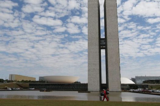 Congresso pode votar hoje reajuste de 9% para servidores do Executivo