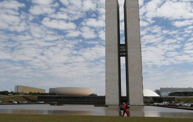 Congresso pode votar hoje reajuste de 9% para servidores do Executivo