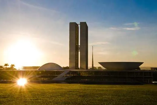 Saúde de Bolsonaro, condenação de Lula e 1ª semana no Congresso: a política na semana