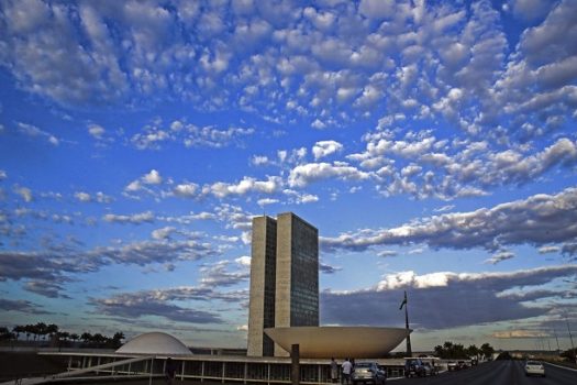 Discursos pró-armas dominam debate sobre questão no Congresso Nacional