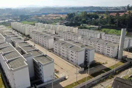 Passarelli integra obras do Projeto Mananciais, na favela de Guaicuri (SP)