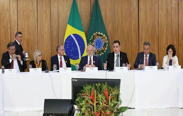 Consórcio ABC participa de reunião com presidente Lula sobre segurança em escolas