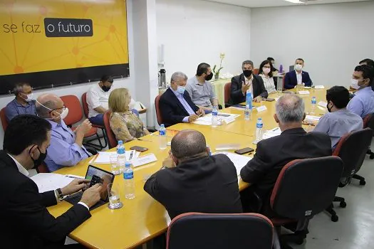 Montadoras do Grande ABC debatem desafios para indústria no Consórcio ABC