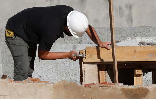 Confiança da construção fica estável com melhor nível desde 2014