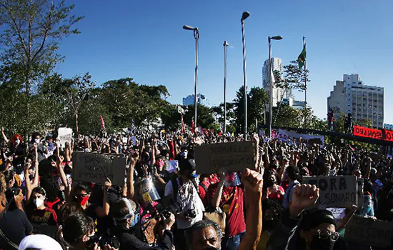 Onze Estados e DF têm atos contra Bolsonaro