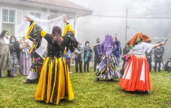 Paranapiacaba atrai turismo místico e recebe Convenção de Bruxas e Magos