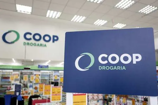 Quatro unidades da COOP Drogaria recebem nova identidade visual