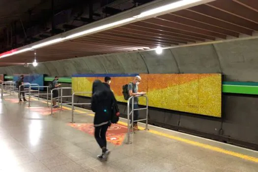 Com apoio da COOP, restauração de obras de arte do metrô continua em SP