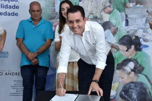 Santo André firma novo contrato com cooperativas de reciclagem