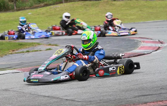 Gabriel Fernandes estreia com pé direito na Copa São Paulo Light de Kart