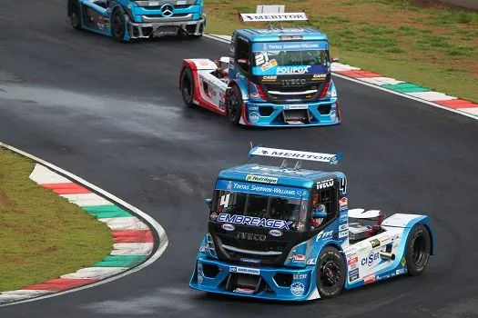 Melhor nas freadas, Giaffone é o pole da Copa Truck em Minas Gerais