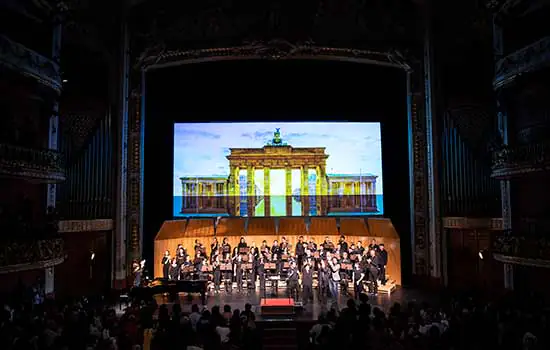 Theatro Municipal de São Paulo exibe espetáculo multimídia do Coral Paulistano