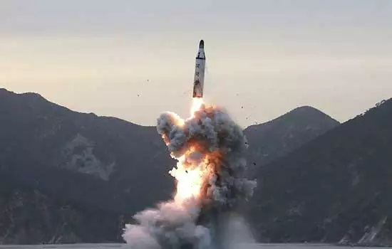 Coreia do Norte testou disparo de míssil a partir de submarino
