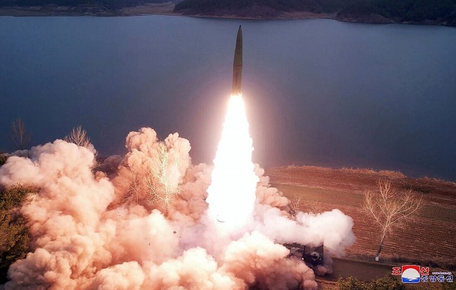 Coreia do Sul diz que Coreia do Norte lançou míssil balístico em costa leste