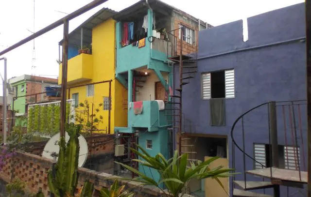 Projeto de revitalização do G10 Favelas realiza reforma em casas de Paraisópolis