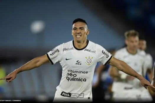 Balbuena e Júnior Moraes se juntam a Du Queiroz e são afastados pelo Corinthians