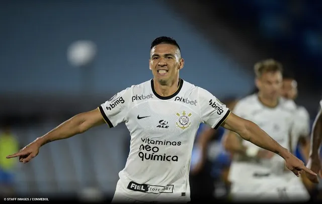 Balbuena e Júnior Moraes se juntam a Du Queiroz e são afastados pelo Corinthians