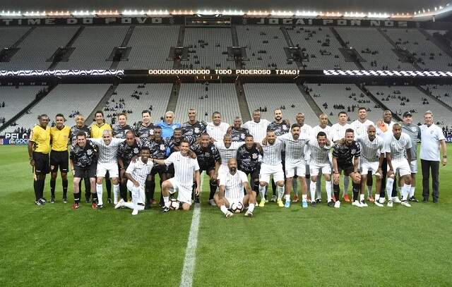 Corinthians anuncia amistoso de time master com lendas do Real Madrid