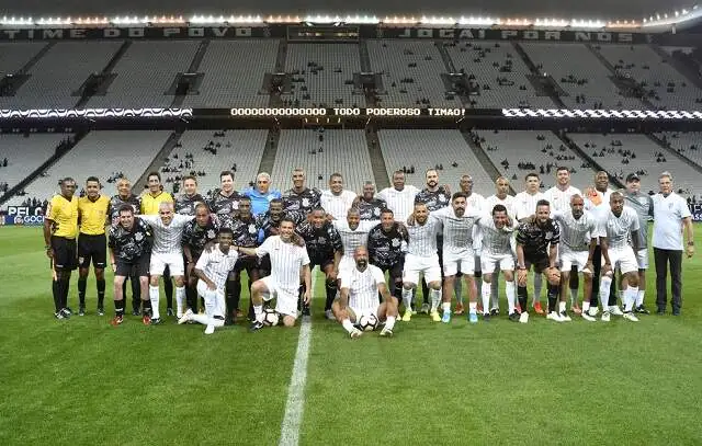 Corinthians anuncia amistoso de time master com lendas do Real Madrid